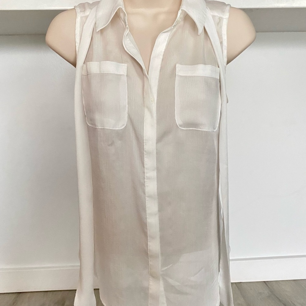New York &Co Stretch Sleeveless Sheer Button Down